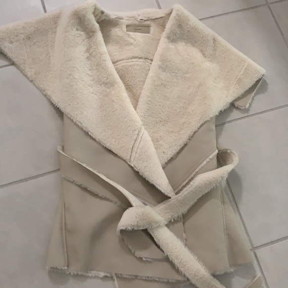 NEW Blank NYC Faux Shearling and Leather Trooper Vest - Picture 2 of 5